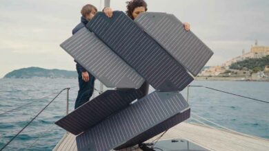 Des panneaux solaires en origami en forme d'aile.