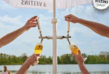 Une marque d'alcool invente le premier parasol qui fait tireuse à bière.