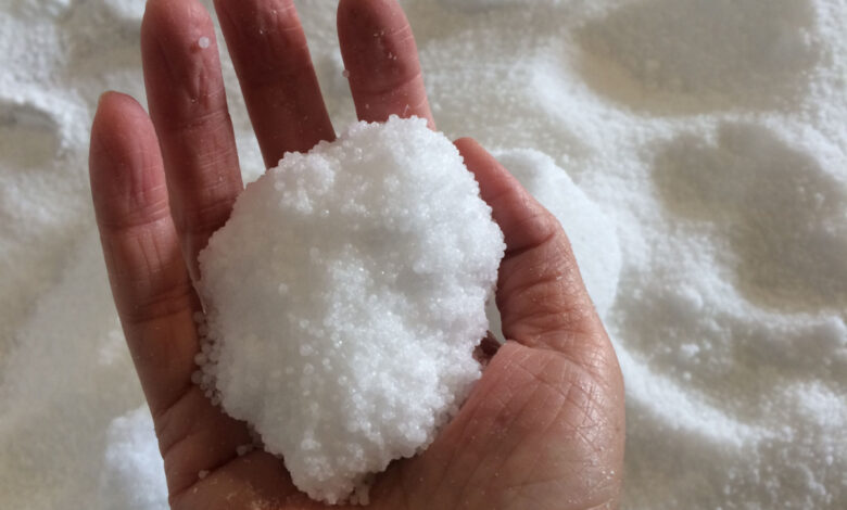 Au sein du massif des Albères, plusieurs puits à neige ou à glace ont été découverts, dont l'origine remonte à la fin du XVIe siècle et au début du XVIIe siècle. Ces puits étaient utilisés pour stocker de la neige en la faisant passer par des ouvertures situées en haut. Ils étaient remplis pendant l'hiver et permettaient ainsi de conserver de la glace durant les périodes chaudes. Au sein du massif des Albères, plusieurs puits à neige ou à glace ont été découverts, dont l'origine remonte à la fin du XVIe siècle et au début du XVIIe siècle. Ces puits étaient utilisés pour stocker de la neige en la faisant traverser par des ouvertures situées en haut. Ils étaient remplis pendant l'hiver et permettaient ainsi de conserver de la glace durant les périodes chaudes.