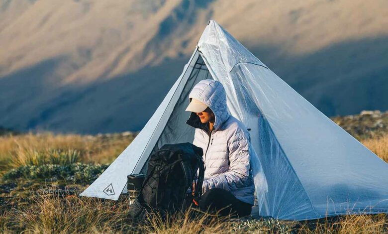 Une tente ultra-légère en tissus composites Dyneema©, durables et 100 % imperméables.