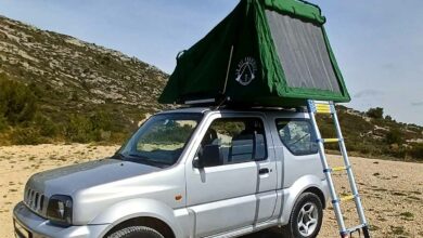 Une tente de toit fabriquée en France, conçue pour s'adapter à tous les types de véhicules, ultra légère et compacte.