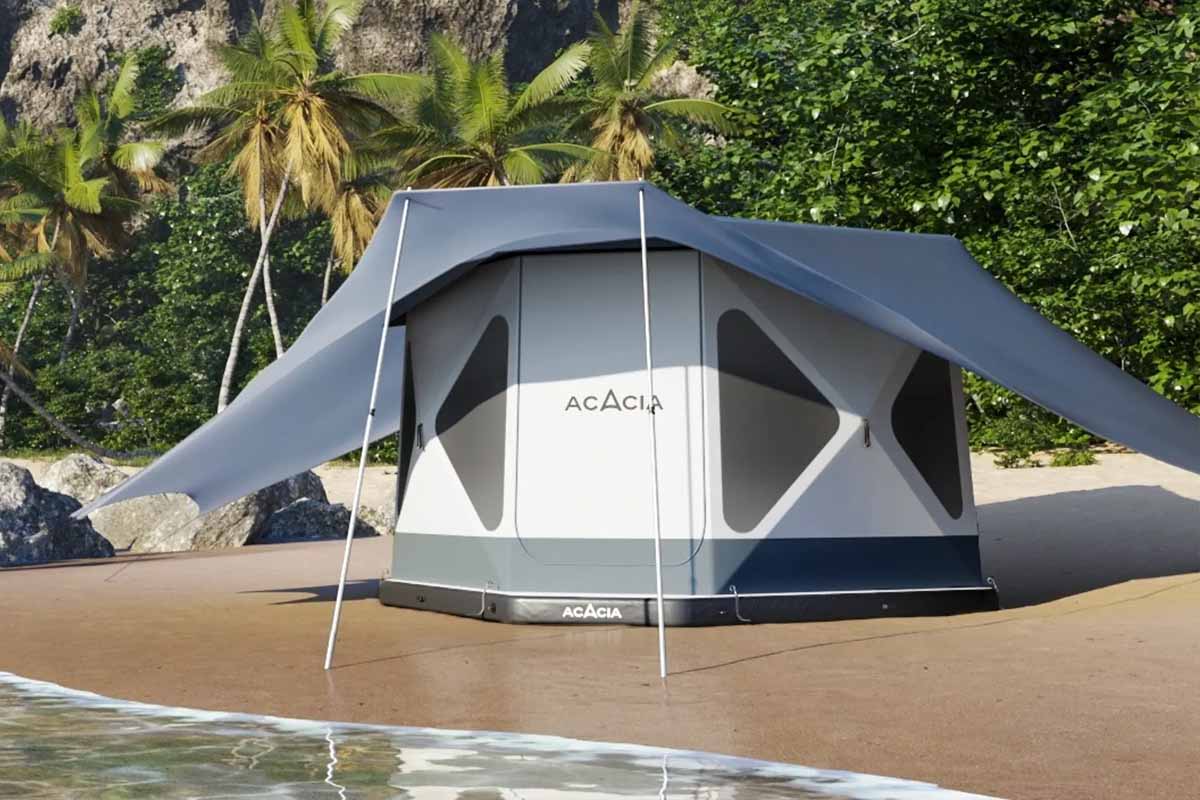 Le Space Acacia se compose d'une tente de glamping spacieuse et moderne, du premier sol pneumatique exclusif en son genre et d'un auvent innovant à température réglable.