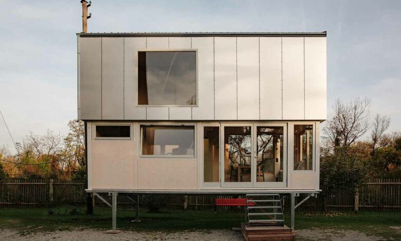La Tiny House Vagabundo Flex est construite sur une plate-forme en acier robuste et peut être installée sur une fondation préparée ou sur une remorque.