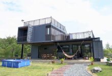 Vivre en harmonie avec la nature, la maison container de Mike Rivera surprend par son design et son confort.