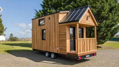 Cécile a choisi d'appeler sa tiny house « Miss.Twain » en hommage aux aventures de Tom Sawyer, un livre qui a toujours occupé une place spéciale dans son cœur depuis son enfance.