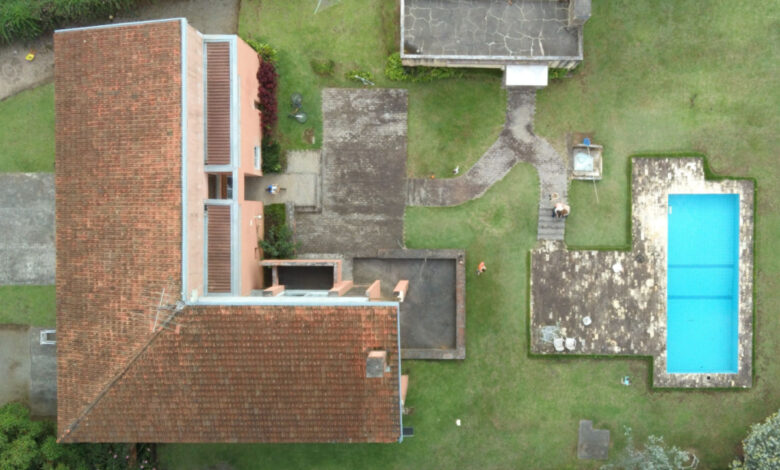 Une maison en L.