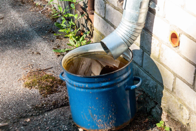 Une manière simple pour collecter l'eau de pluie. 