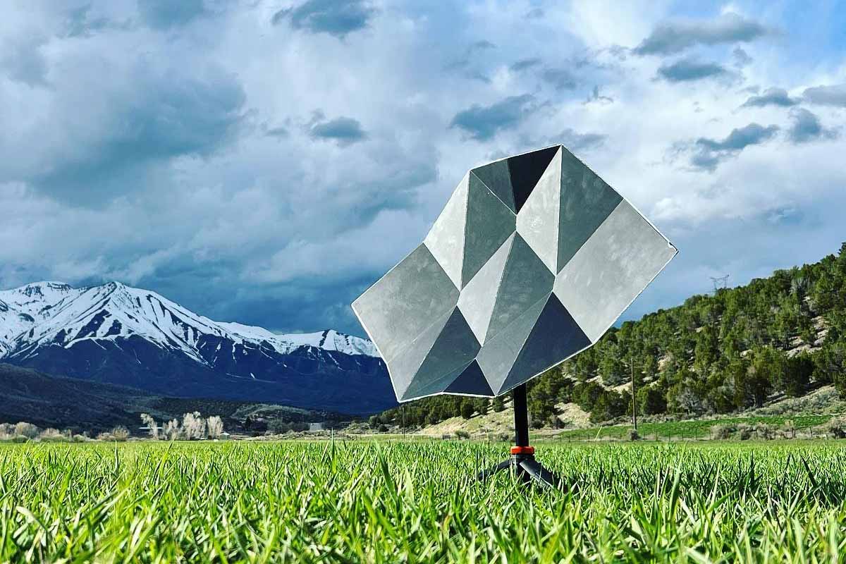 Sego Innovations invente un panneau solaire « origami » pliable et nomade -  NeozOne