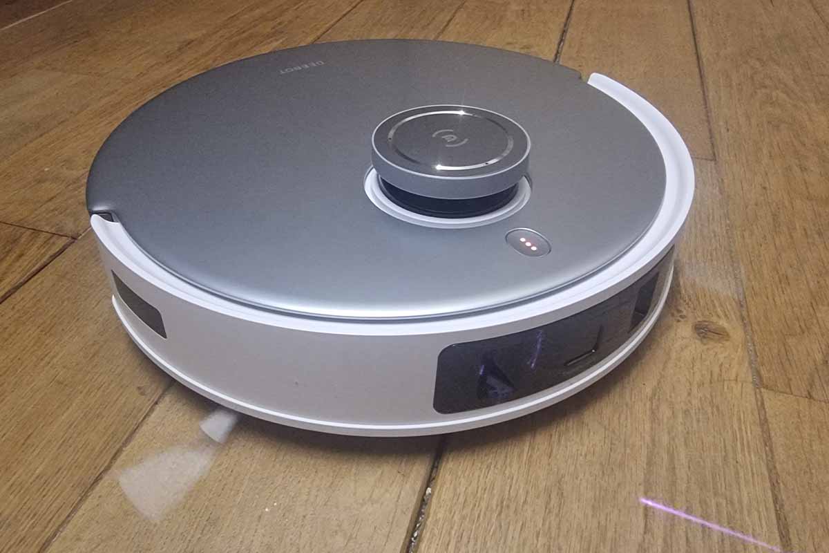 ECOVACS DEEBOT T20 OMNI dans le test : L'aide au nettoyage presque