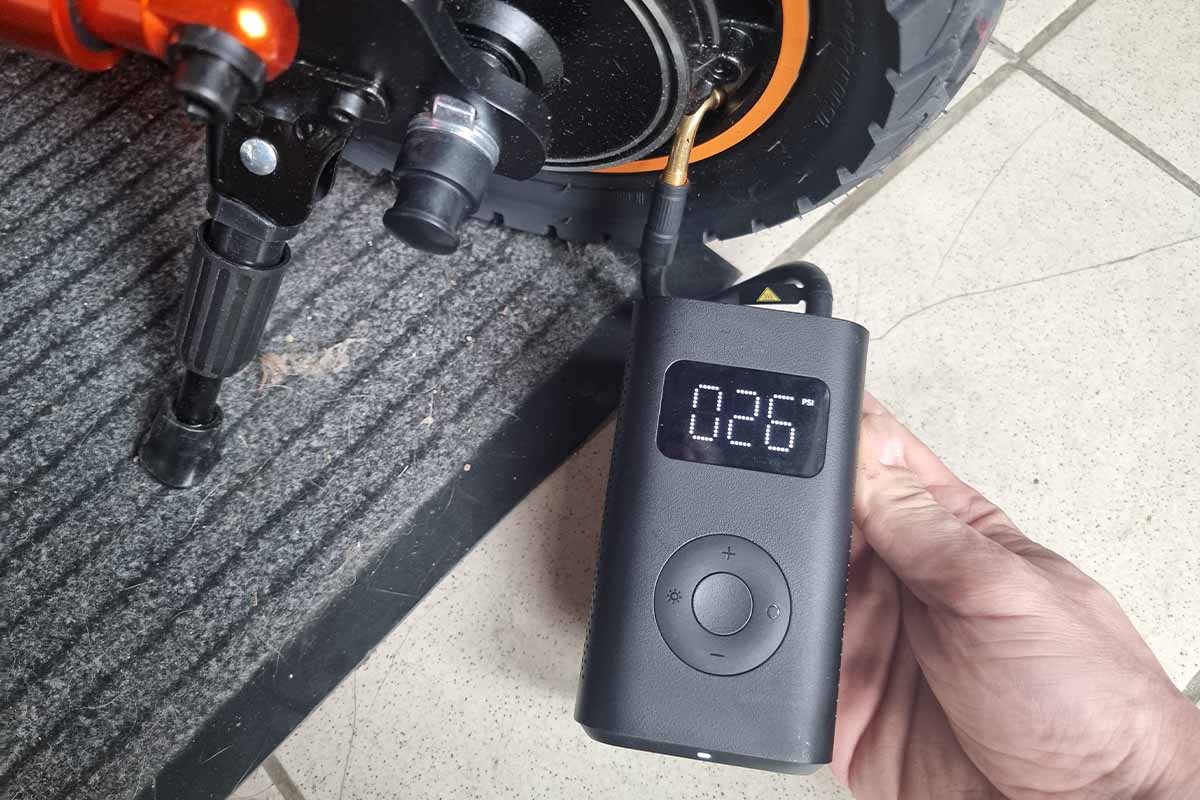 L'indispensable pompe électrique portable Xiaomi MI AIR Pump est à