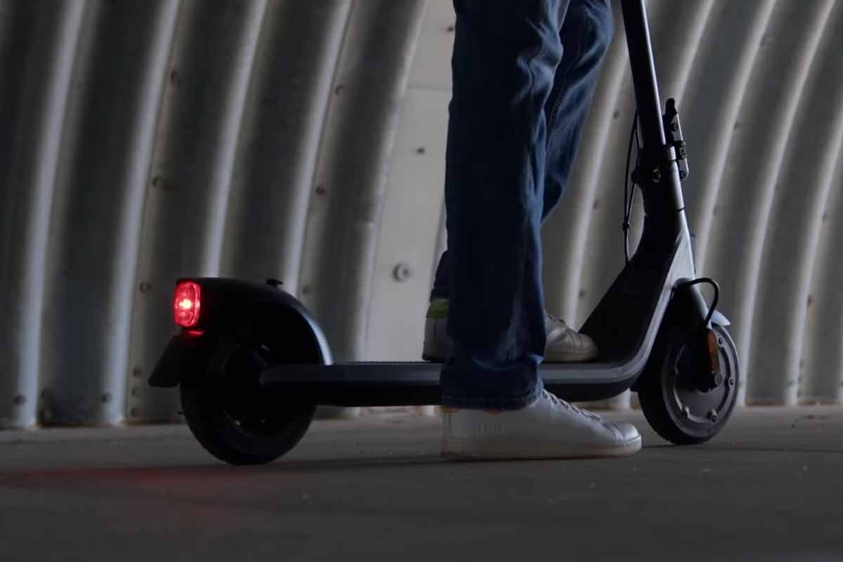 La trottinette électrique Segway Ninebot E2 E est affichée à un prix très  réduit sur ces trois boutiques - NeozOne