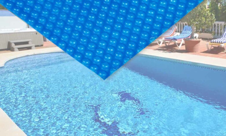 Couverture de piscine solaire chauffante.