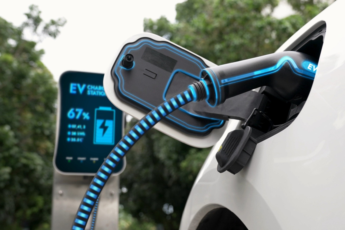 L'invention d'une technologie pour recharger les voitures électriques en 10 min.