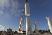 La plus haute éolienne en bois du monde (105 mètres) est en construction en Suède.
