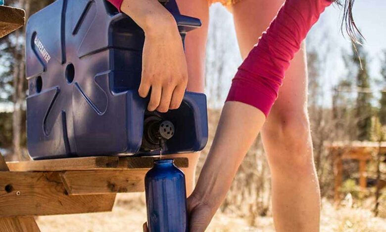 L'invention d'un jerrican qui purifie l'eau.