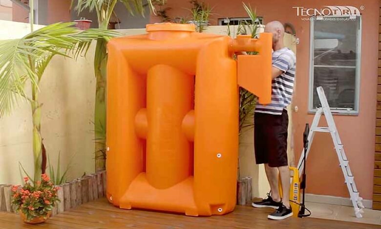 L'invention d'un réservoir modulaire pour capter et stocker l'eau de pluie.