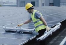 Cette entreprise chinoise a inventé un robot de nettoyage de panneaux solaires