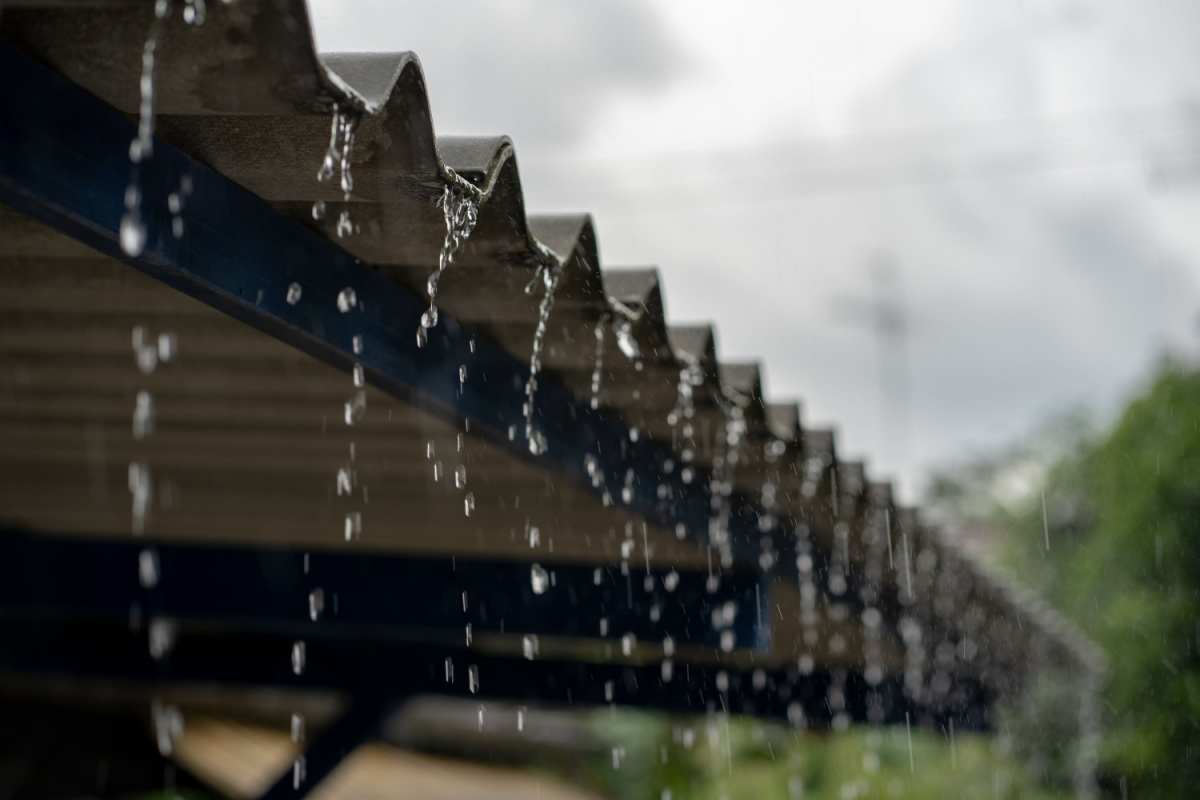 Un assouplissement des règles d'utilisation des eaux de pluie et des eaux grises.