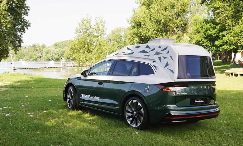 Les étudiants de la Skoda Academy créent le Roadiaq, un mini camping-car 100 % électrique.