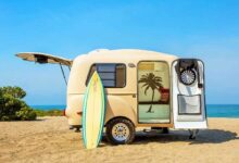 Une mini caravane au design très rétro.