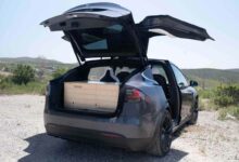 Un kit pour transformer les Tesla et les RAV4 en véhicules aménagés.
