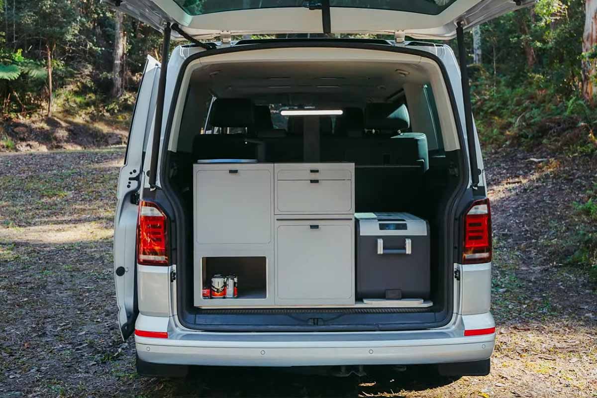 Autotrek, l'invention d'un kit d'aménagement « prêt à l'emploi » pour  transformer les utilitaires en camping-cars - NeozOne