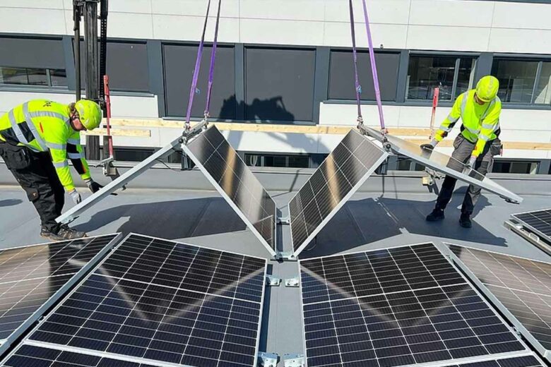 Le fabricant suisse Smartvolt a dévoilé son nouveau panneau solaire pliable, le SmartSolarBox 5.0