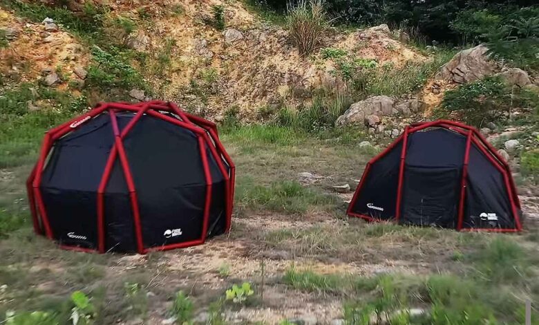 Une tente innovante conçue avec une structure gonflable.