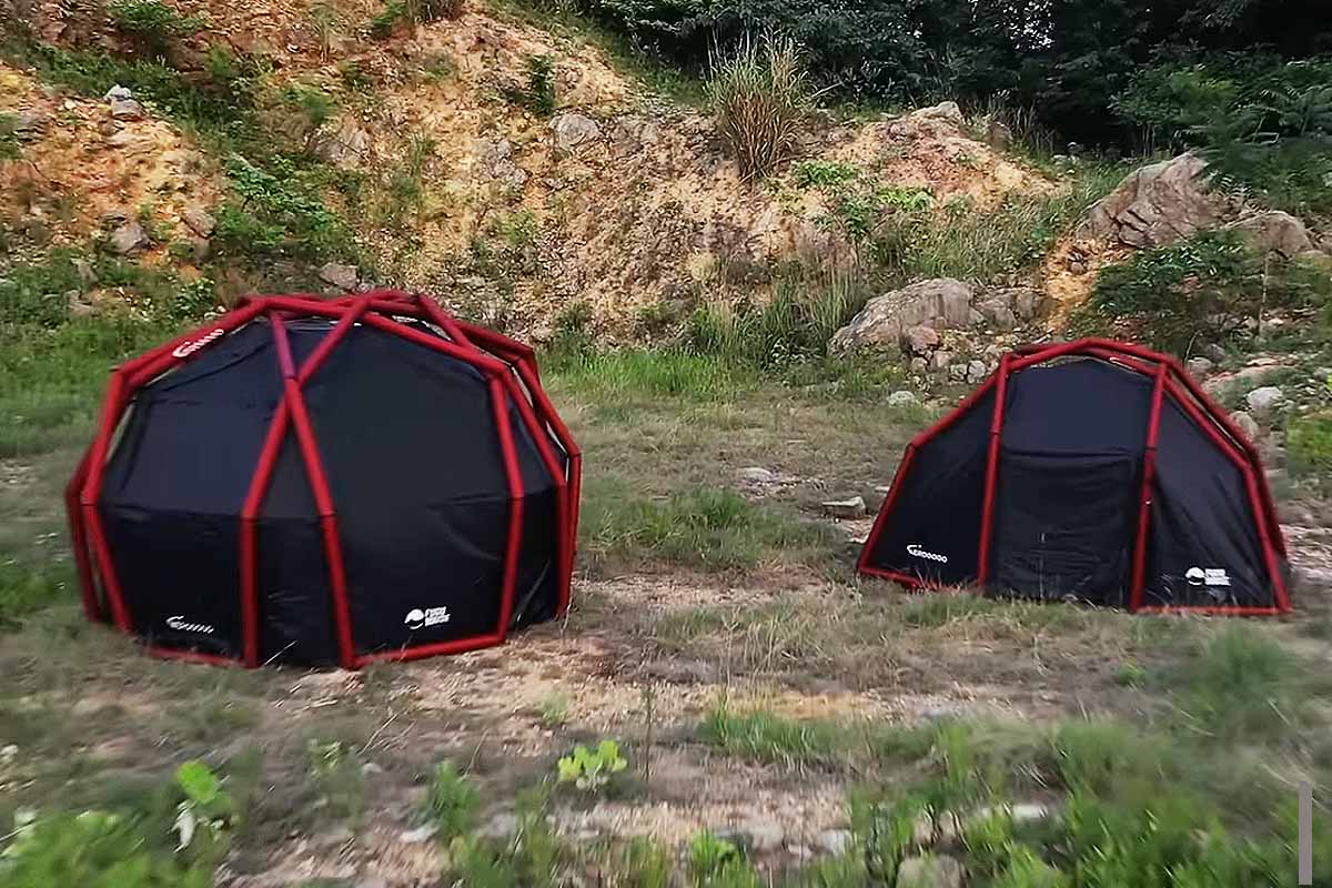 Une tente innovante conçue avec une structure gonflable.