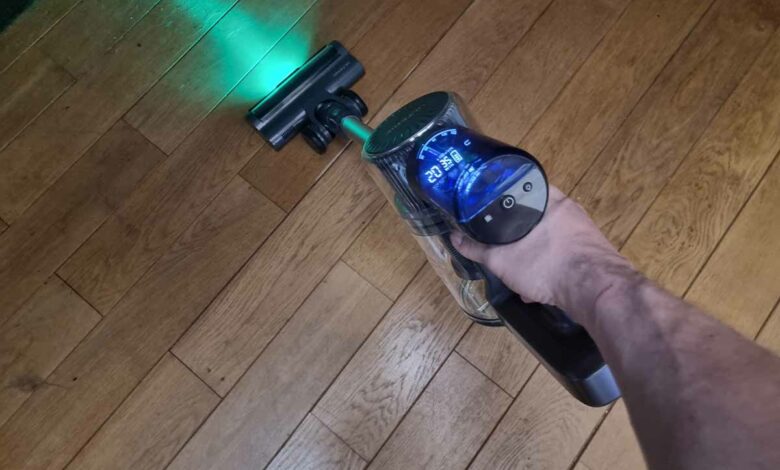 Un aspirateur léger et maniable.