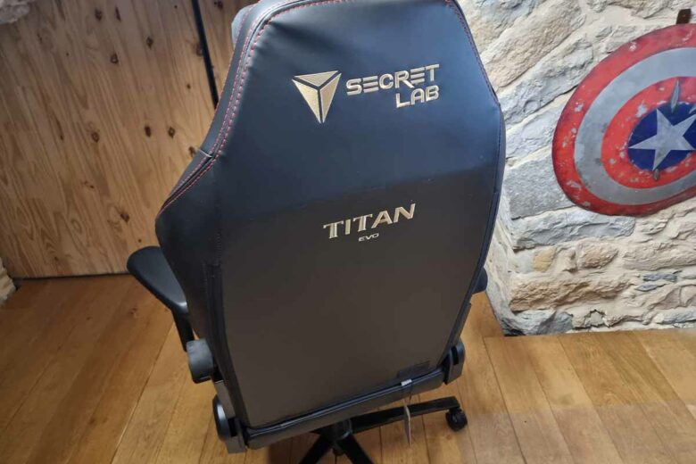 Le dos du fauteuil gaming.