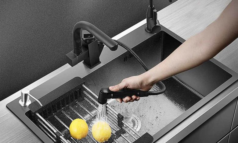 Évier de cuisine en acier inoxydable avec robinet cascade lavabo