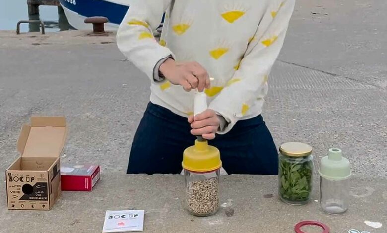 Une invention qui permet de faire le vide dans les bocaux recyclés.
