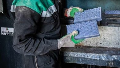 Les briques en plastique Gjenge ont une résistance à la compression trois fois supérieure à celle des pavés en béton conventionnels.