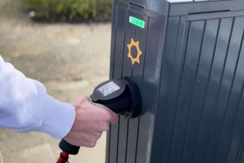 Fin 2023, 300 voitures électriques partagées en station de MyWheels seront connectées aux bornes de recharge We Drive Solar à Utrecht.