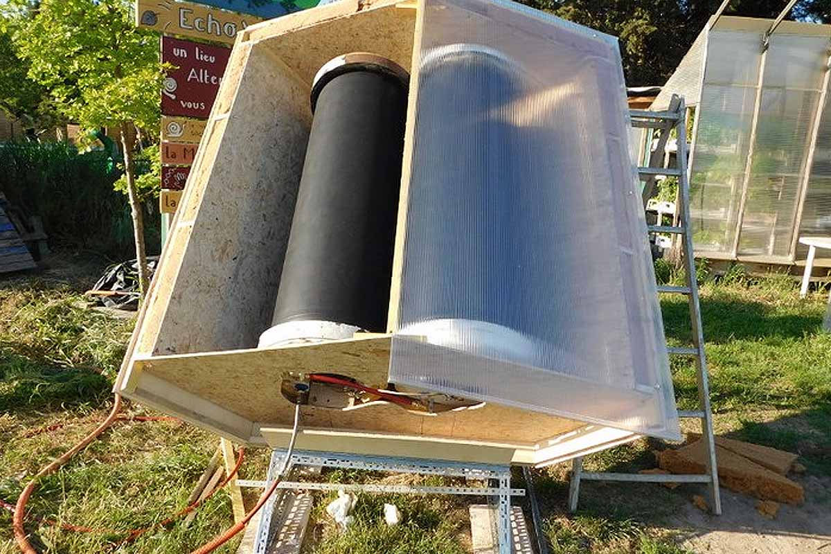 Un manuel de construction pour fabriquer un chauffe-eau solaire simplifié (CESS).
