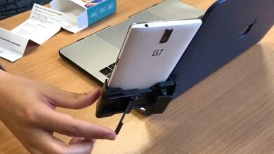 L'invention d'un support ingénieux qui transforme les smartphones en second écran.