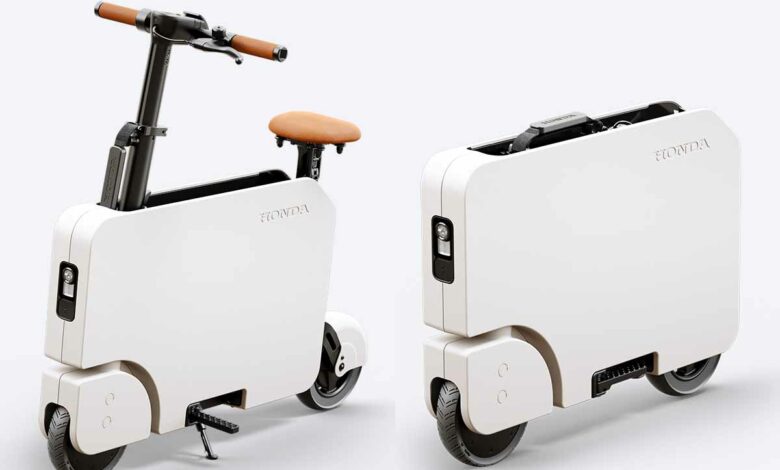 Un appareil de transport électrique qui peut se transformer en petite valise (et vice versa).