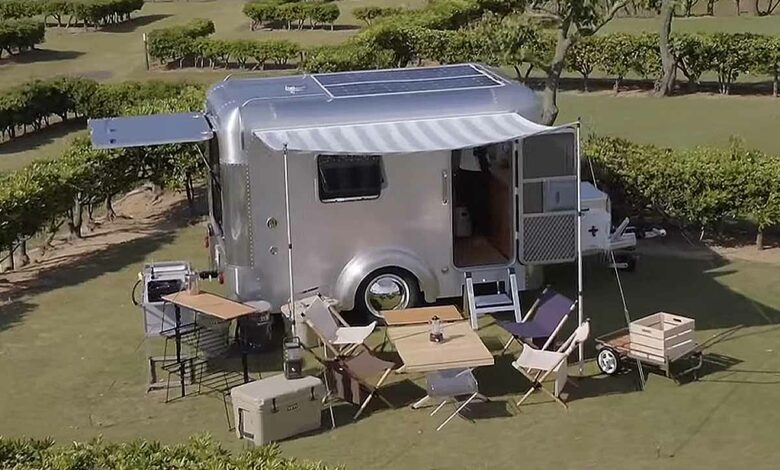 X-cabin300 est une caravane de camping en aluminium de 750 kg.