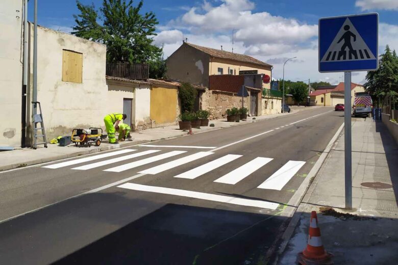 Le nouveau marquage « lignes à bords brisés » avant les passage piétons.