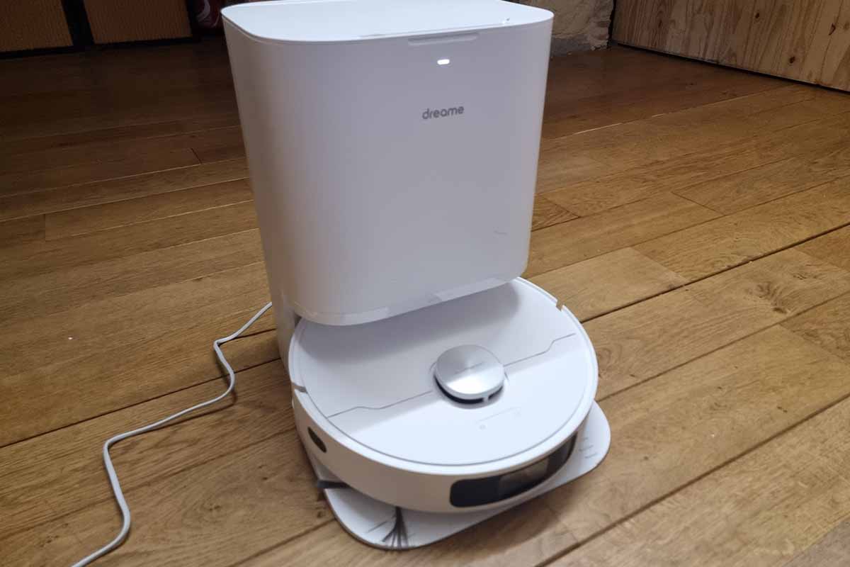 Test Dreame Bot W10, l'aspirateur robot qui a les chaussettes bien