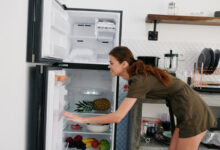 Le réfrigérateur est une source de consommation d'énergie dans votre foyer, voici quelques astuces pour faire des économies.