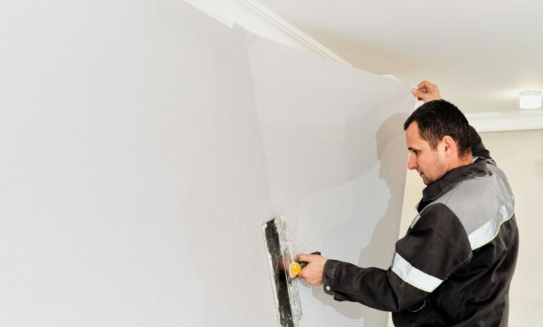 La pose de papier peint thermique permet d'améliorer l'isolation de vos murs.