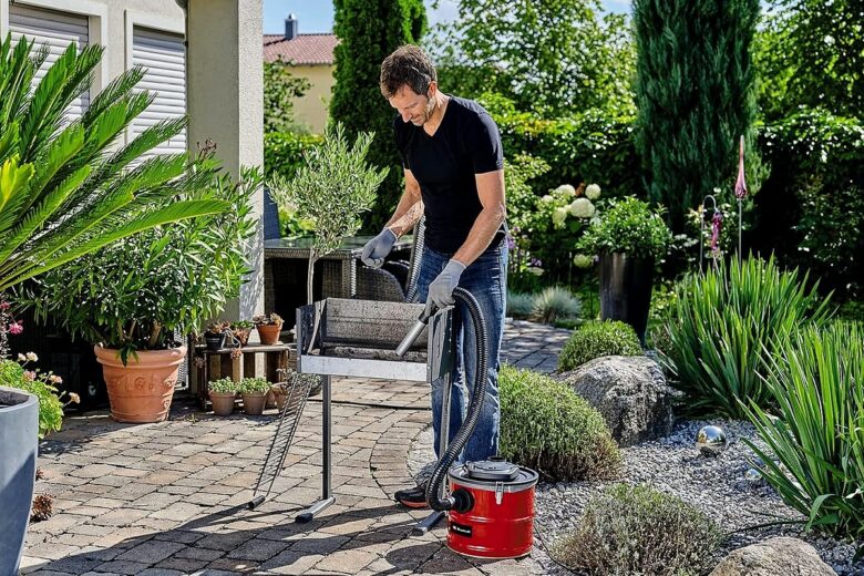 Un aspirateur à cendres polyvalent pour cheminées, poêles ou barbecues.