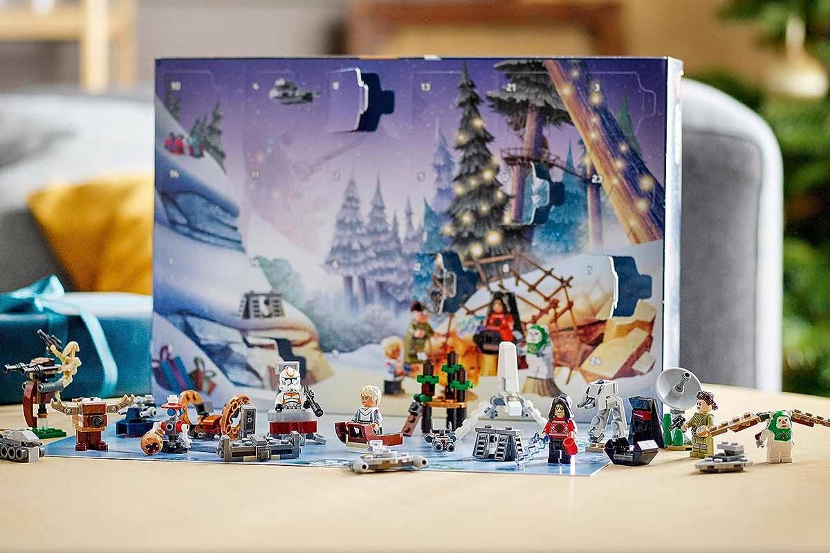 Plongez dans les différents univers des calendriers de l'avent LEGO.