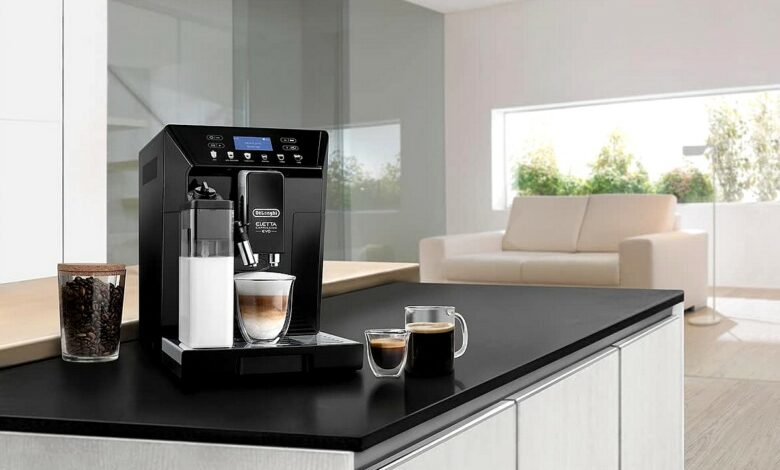 Design et élégante, cette machine à café ajoute une touche déco à votre cuisine.
