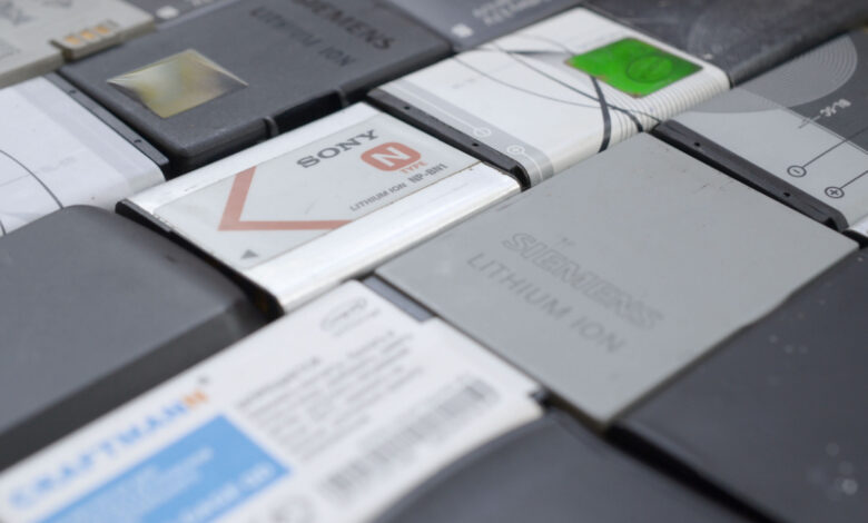 Le changement d’un simple ruban adhésif dans les batteries pourrait les empêcher de se décharger toutes seules