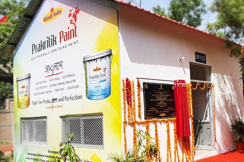 L'unité de fabrication a été installée sur le campus du Kumarappa National Handmade Paper Institute (KNHPI), à Jaipur.