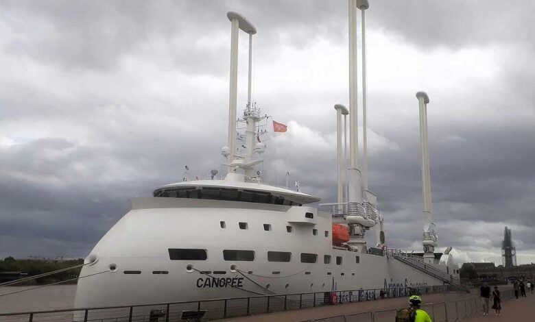 Le roulier Canopée, en escale à Bordeaux le 3 octobre 2023.