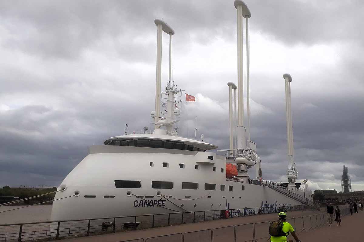 Le roulier Canopée, en escale à Bordeaux le 3 octobre 2023.